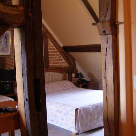 Logis Auberge A La Tete De Lard La Ferté-Imbault Zewnętrze zdjęcie