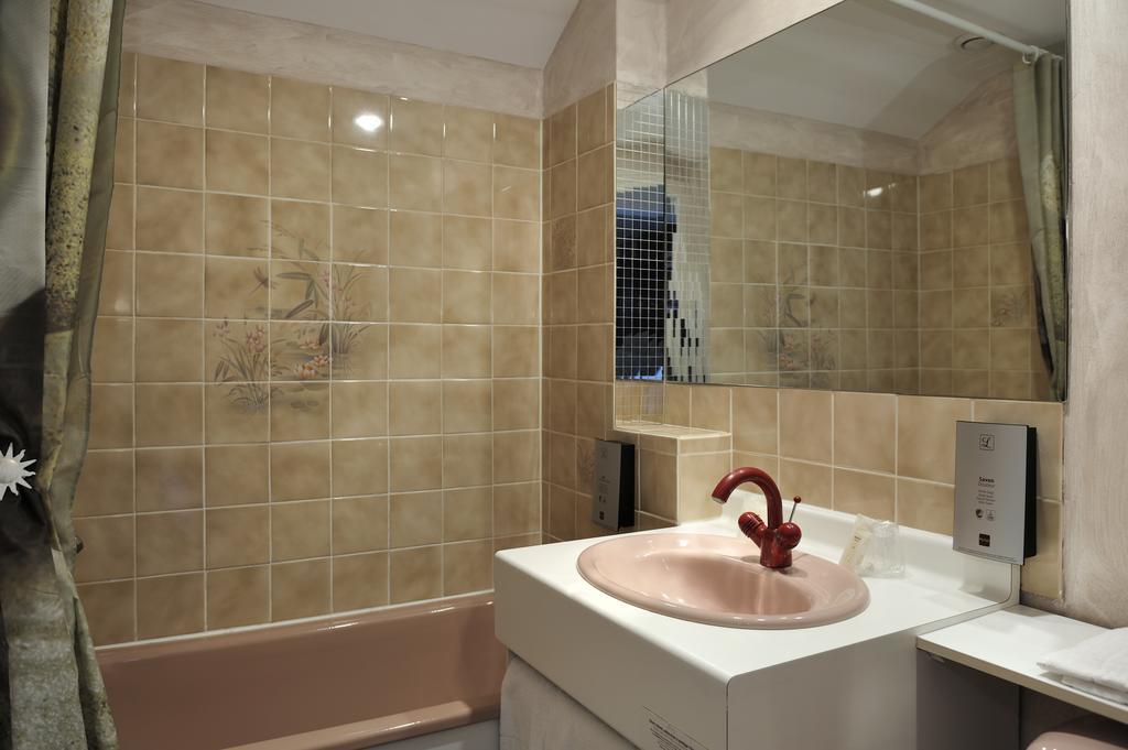 Logis Auberge A La Tete De Lard La Ferté-Imbault Zewnętrze zdjęcie